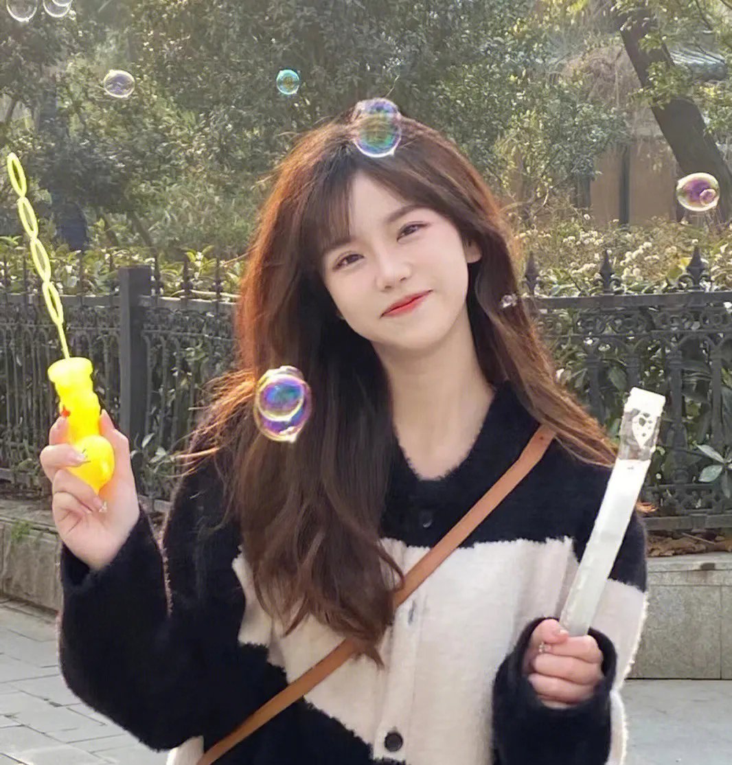 一眼穿心双重人格皇帝爱上我